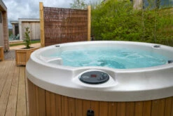 Jacuzzi® J210™ - 4 Person Hot Tub -Lay-z spa Shop A2Zoom Strawberry Field Park 081 TIF 17551159004 1000x666 f5e6578c 5533 4cc9 ac4e 4c8103823450