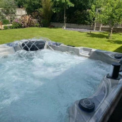 Outdoor Infinity - 6 Person Hot Tub With 1 Lounger -Lay-z spa Shop InfinityHotTub 15