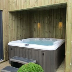 Jacuzzi® J225™ - 4 Person Hot Tub 15 Jacuzzi® J225™ - 4 Person Hot Tub -Lay-z spa Shop J225 Lifesyle 1