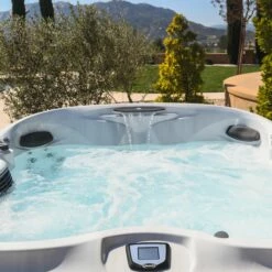 Jacuzzi® J485IP™ - 7 Person Hot Tub -Lay-z spa Shop J485 Lifestyle 1