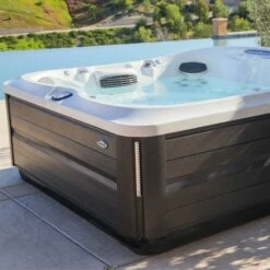 Jacuzzi® J485IP™ - 7 Person Hot Tub -Lay-z spa Shop J485 Lifestyle 2