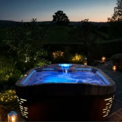 Jacuzzi® J575IP™ - 5-6 Person Hot Tub With 1 Lounger -Lay-z spa Shop J575 Lifestlye