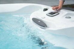 Jacuzzi® PowerPro™ J-16™ - 16ft Swim Spa -Lay-z spa Shop JSS WaterfallControl 3000x2000 901194e6 3af3 45a4 b3ac 7a4050d5148c 881b638d 0784 43fc a491 20fe8aed3fdc