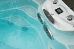 Jacuzzi® PowerPro™ J-16™ - 16ft Swim Spa -Lay-z spa Shop JSS WaterfallControl3 3000x2000 06a25c78 a8fe 431a 8c23 091dd758bf39 89ed1d89 b7f0 4b69 aa26 b2916a8a2335