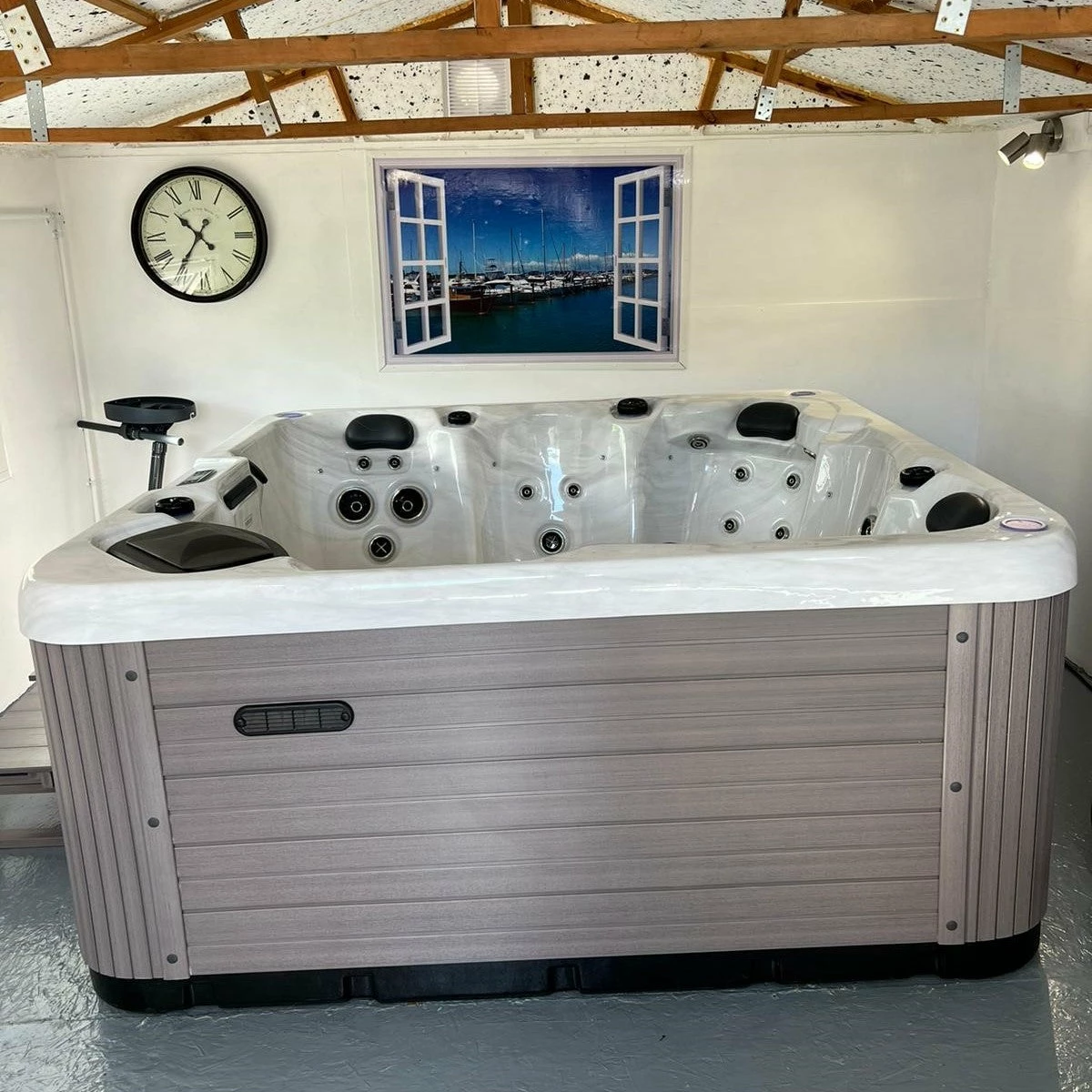 Jacuzzi® J235™ / J235IP™ - 6 Person Hot Tub With 1 Lounger 16 Jacuzzi® J235™ / J235IP™ - 6 Person Hot Tub With 1 Lounger - Image 16