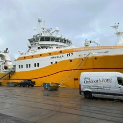 Jacuzzi® Lodge™ M - 4-5 Person Hot Tub -Lay-z spa Shop JacuzziLodgeMHotTub