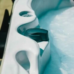 Jacuzzi® J335IP™ - 6 Person Hot Tub With 1 Lounger -Lay-z spa Shop Jacuzzi J335IP 5 6PersonHotTub square 12