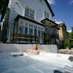 Jacuzzi® J335IP™ - 6 Person Hot Tub With 1 Lounger -Lay-z spa Shop Jacuzzi J335IP 5 6PersonHotTub2