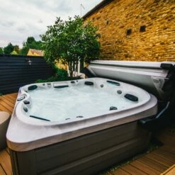 Jacuzzi® J475IP™ - 6 Person Hot Tub With 1 Lounger -Lay-z spa Shop Jacuzzi J475IP 5 6PersonHotTub square 3