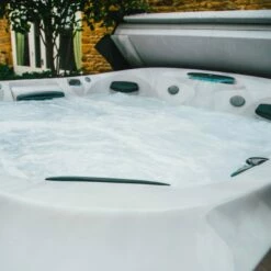 Jacuzzi® J475IP™ - 6 Person Hot Tub With 1 Lounger -Lay-z spa Shop Jacuzzi J475IP 5 6PersonHotTub square 5