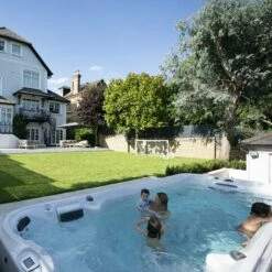 Jacuzzi® PowerPro™ J-19™ - 19ft Swim Spa -Lay-z spa Shop Jacuzzi Powerpro J 19 SwimSpa2