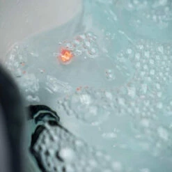 Outdoor Companion - 5 Person Hot Tub With 2 Loungers -Lay-z spa Shop OutdoorCompanion 3