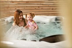 Outdoor Companion - 5 Person Hot Tub With 2 Loungers -Lay-z spa Shop OutdoorCompanion 248