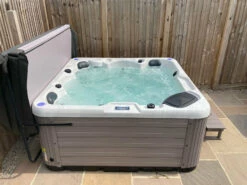 Outdoor Haze - 6 Person Hot Tub With 1 Lounger -Lay-z spa Shop OutdoorHaze