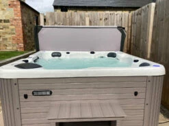 Outdoor Haze - 6 Person Hot Tub With 1 Lounger -Lay-z spa Shop OutdoorHaze2