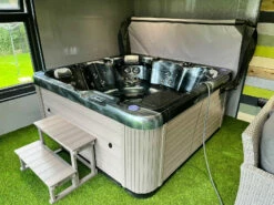 Outdoor Haze - 6 Person Hot Tub With 1 Lounger -Lay-z spa Shop OutdoorHaze2 20bfeffc f326 481d 82e6 ac6906f4aa6e