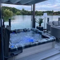 Outdoor Haze - 6 Person Hot Tub With 1 Lounger -Lay-z spa Shop OutdoorHaze VelariumGazebo7Square