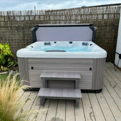 Outdoor Sun - 5 Person Hot Tub With 1 Lounger -Lay-z spa Shop OutdoorSunPLATGREY Customer BankSquare