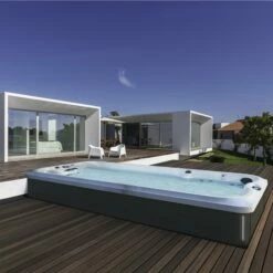 Jacuzzi® PowerPro™ J-16™ - 16ft Swim Spa -Lay-z spa Shop PowerProJ 16Lifestyle1