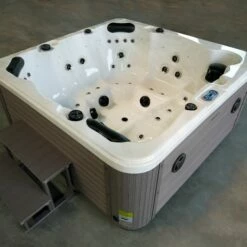 Outdoor Refresh - 6 Person Hot Tub With 1 Lounger -Lay-z spa Shop Refresh2021 9