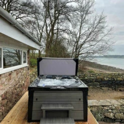 Outdoor Topaz - 3 Person Hot Tub With 2 Loungers -Lay-z spa Shop TopazHotTub 1