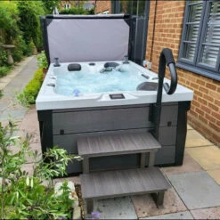 Outdoor Topaz - 3 Person Hot Tub With 2 Loungers -Lay-z spa Shop TopazHotTub 3