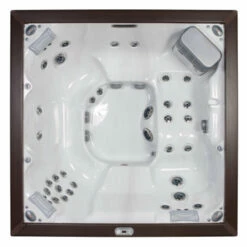 Jacuzzi® JLXL™ ProLast™ Hot Tub Winter Cover